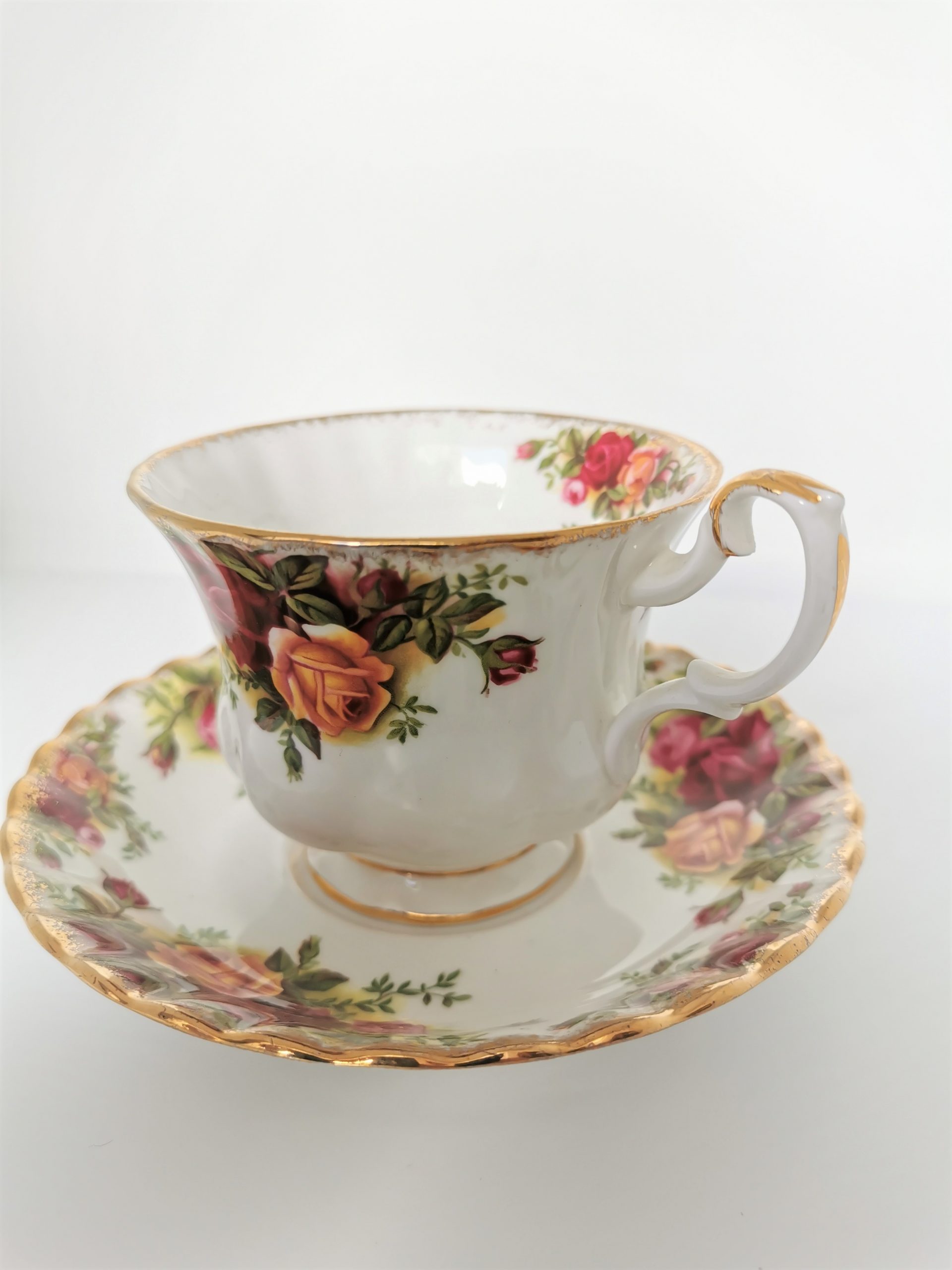 cache Arbitrage why Angliško "Royal Albert" porceliano puodelis arbatai su lėkštele, "Old  Country Roses" serija - catmintvintage.com
